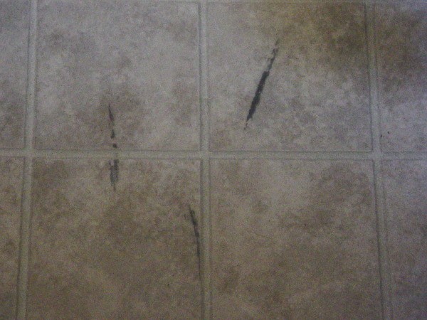 Removing Scuff Marks With Wd 40, How To Remove Scuff Marks From Vinyl Tile Floor
