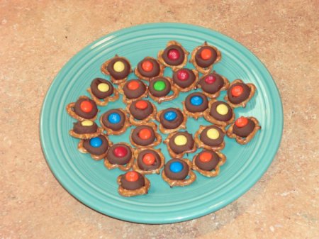 Finished Pretzel Kisses