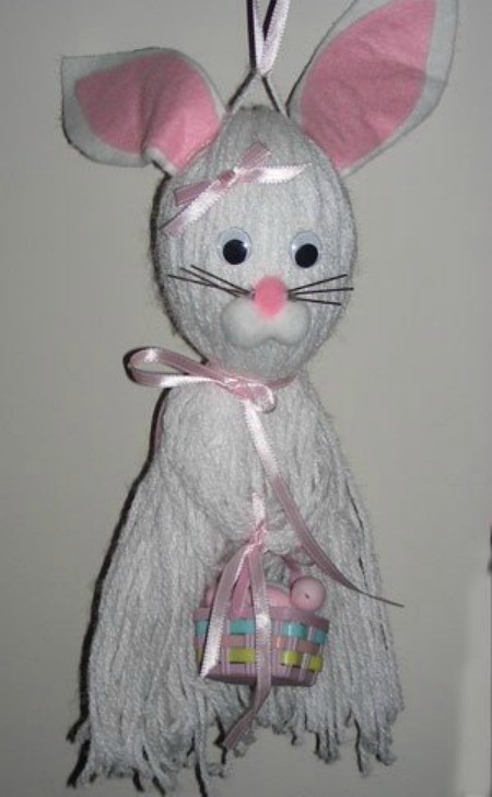 Hanging white yarn bunny.