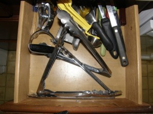 Organizing Tongs Before