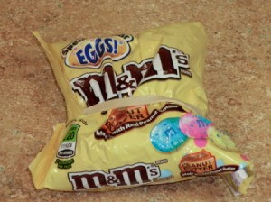 Using a rubber band to close M&M bag