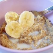 Oatmeal with bananas for hungry teens