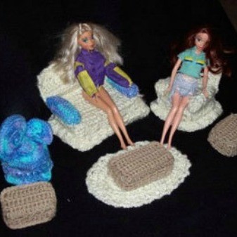 Crochet barbie hot sale furniture