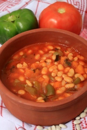 Bean Soup With Green Pepper and Tomato