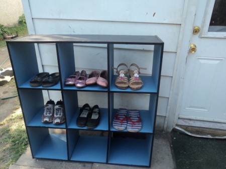 A bookshelf to organize shoes