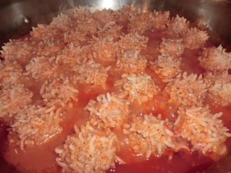 Cooked meatballs.