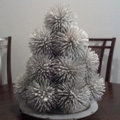 A beautiful Christmas tree made from toothpicks.