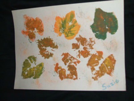 Leaf print mats with fall colors.