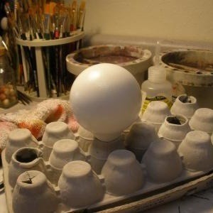 Vanity Lightbulb Snowman - painting the bulb