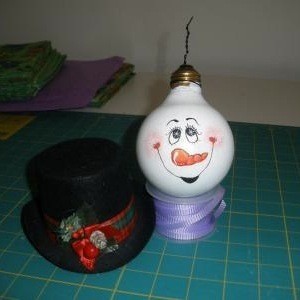 Vanity Lightbulb Snowman - painted bulb