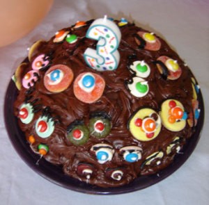 Googly eye cake