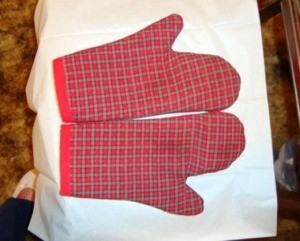 Plaid oven mitts.