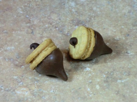 finished acorn cookies