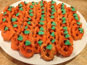 finished pretzel pumpkins