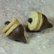 Acorn shaped cookies