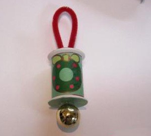 Ornament with wreath motif paper.