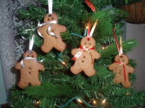 Cinnamon Applesauce Gingerbread Men for Tree or Gifts