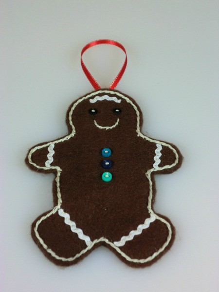 Making Felt Gingerbread Man Ornaments | My Frugal Christmas