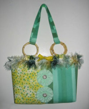 Fabric shoulder bag.