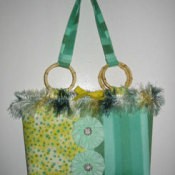 Fabric shoulder bag.