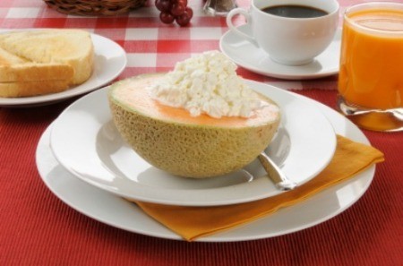 Cantaloupe With Cottage Cheese