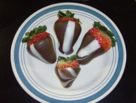 Chocolate Striped Strawberries