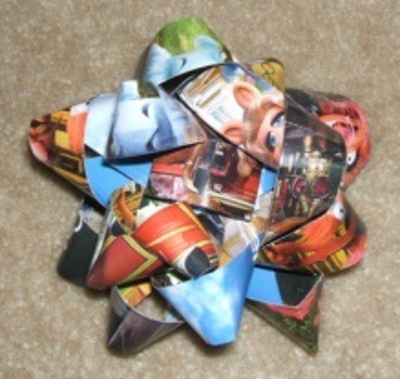 Christmas bows made from magazines.