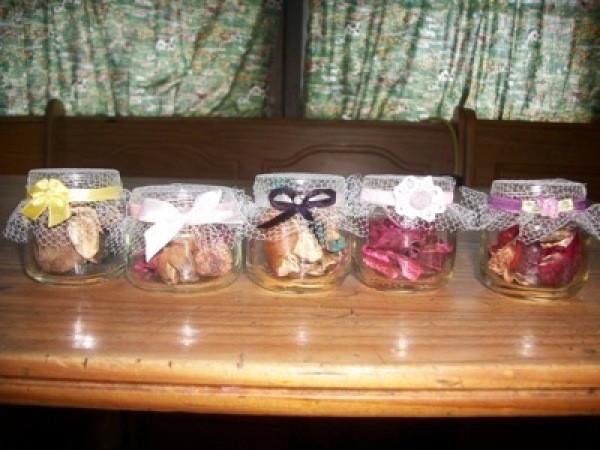 Recycled potpourri containers