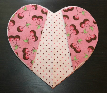 finger pocket on full heart