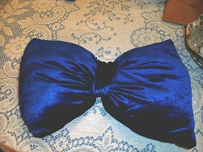 Velvet Bow-Tie Neck Pillow