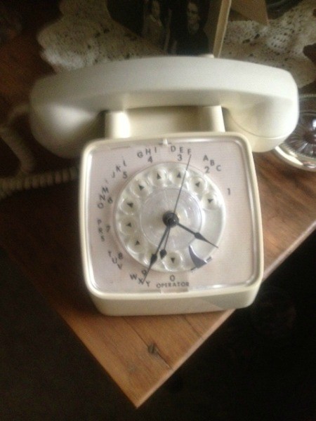 Phone fitted with clock work.