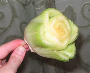 A cut end of celery to make a rose stamp.