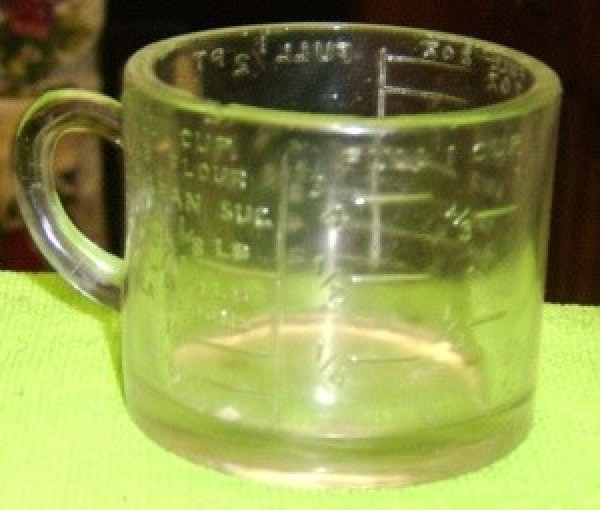 Identifying Old Measuring Cup? | ThriftyFun