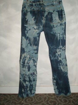 fading jeans with bleach