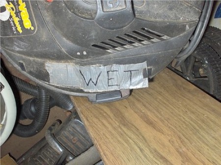 A marking on a wet/dry vacuum.