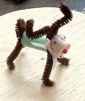 finished spool and pipe cleaner reindeer