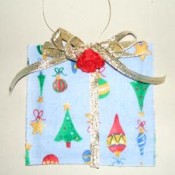 A sachet designed to look like a wrapped gift.