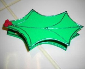 holly leaf napkin holder