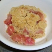 A serving of rhubarb apple crumble.