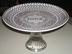 Pedestal plate.