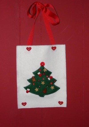 Christmas tree felt wall hanging