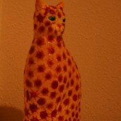 Cat ceramic decorated.