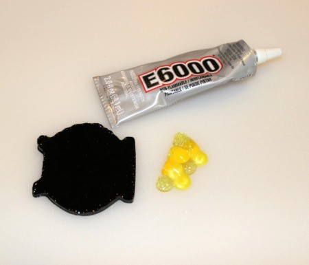 glue and pot with gold