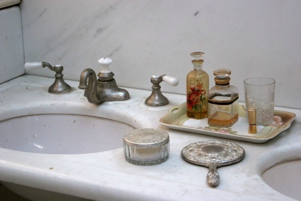 polish old porcelain kitchen sink