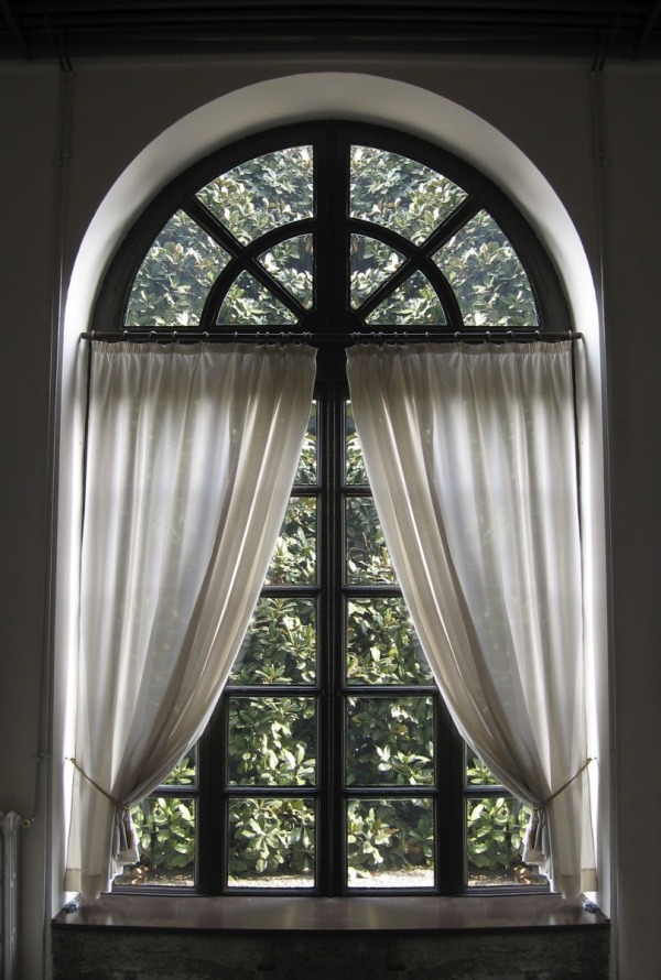 window arched curtain making seem difficult guide