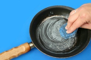 Scrubbing Pan with SOS Pad