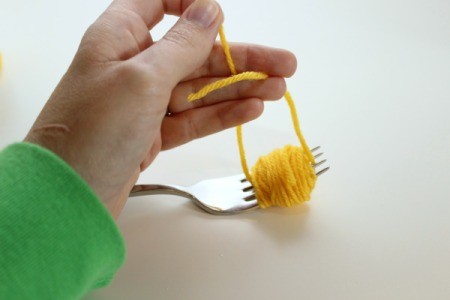 tie yarn around middle 1