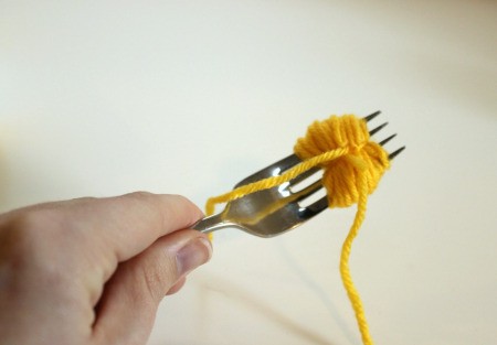 tie yarn around middle 2