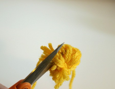 Making a Pom Pom With a Fork | ThriftyFun