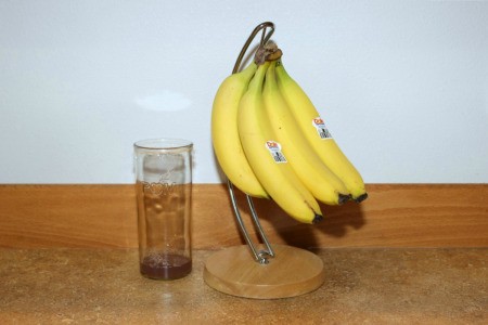 trap next to bananas